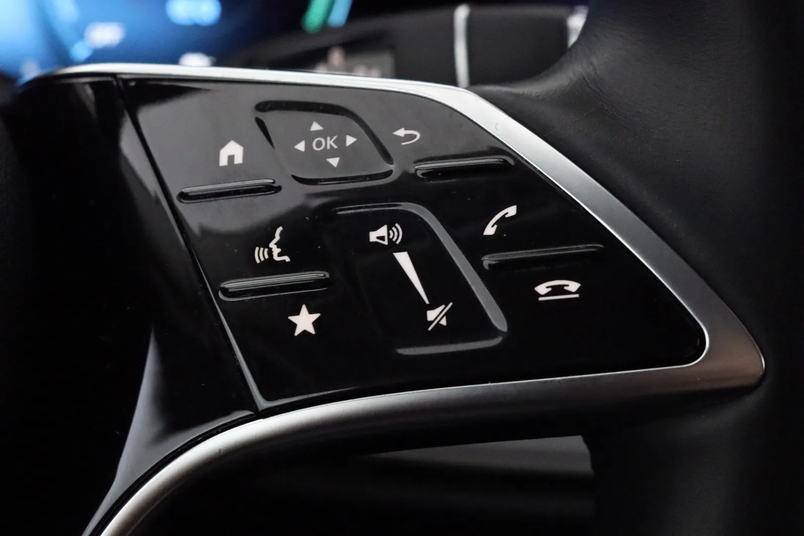 MERCEDES-BENZ E OZS-934 carousel image