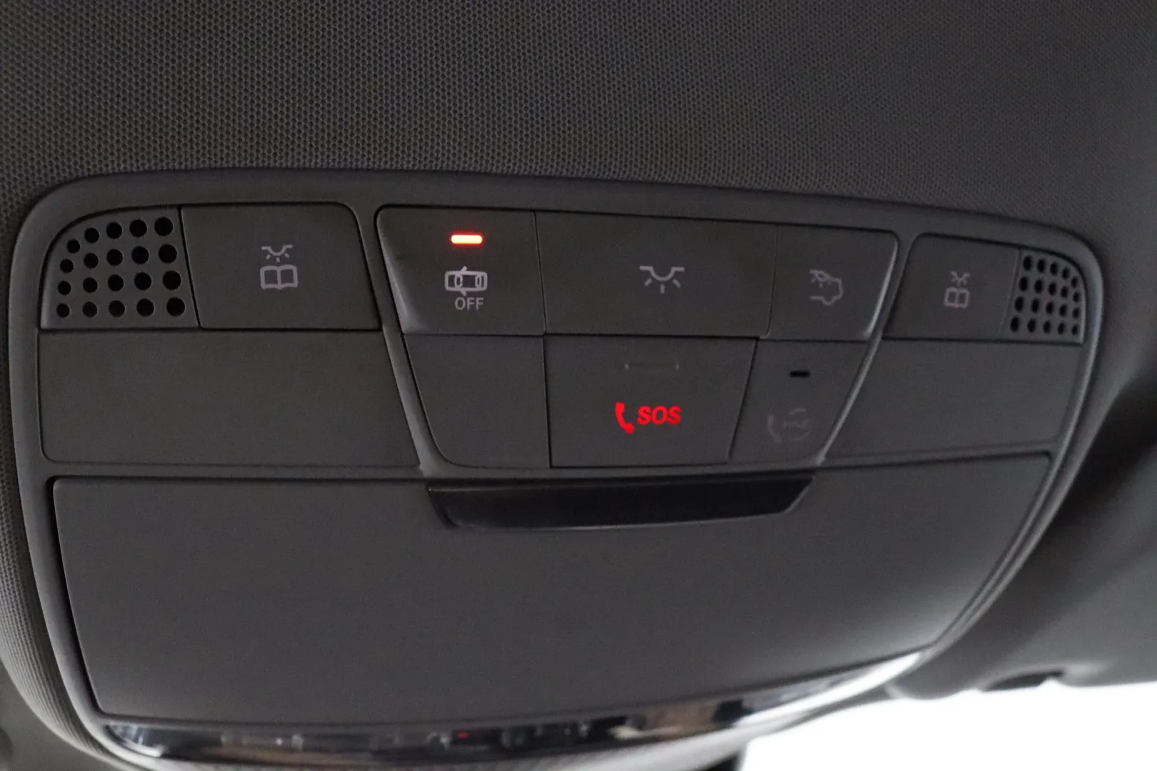 MERCEDES-BENZ E OZS-934 carousel image