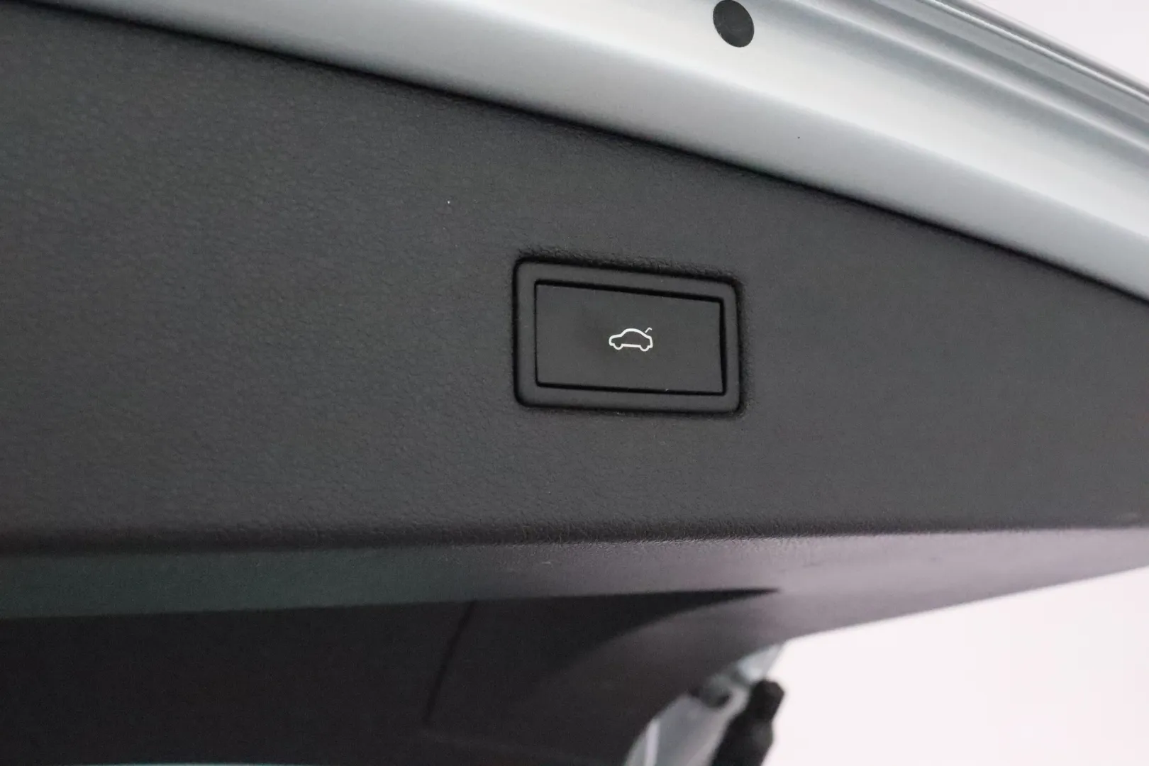 VOLKSWAGEN Tiguan CPM-907 carousel image