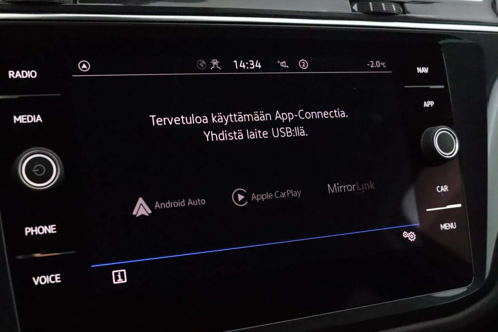 VOLKSWAGEN Tiguan CPM-907 carousel image