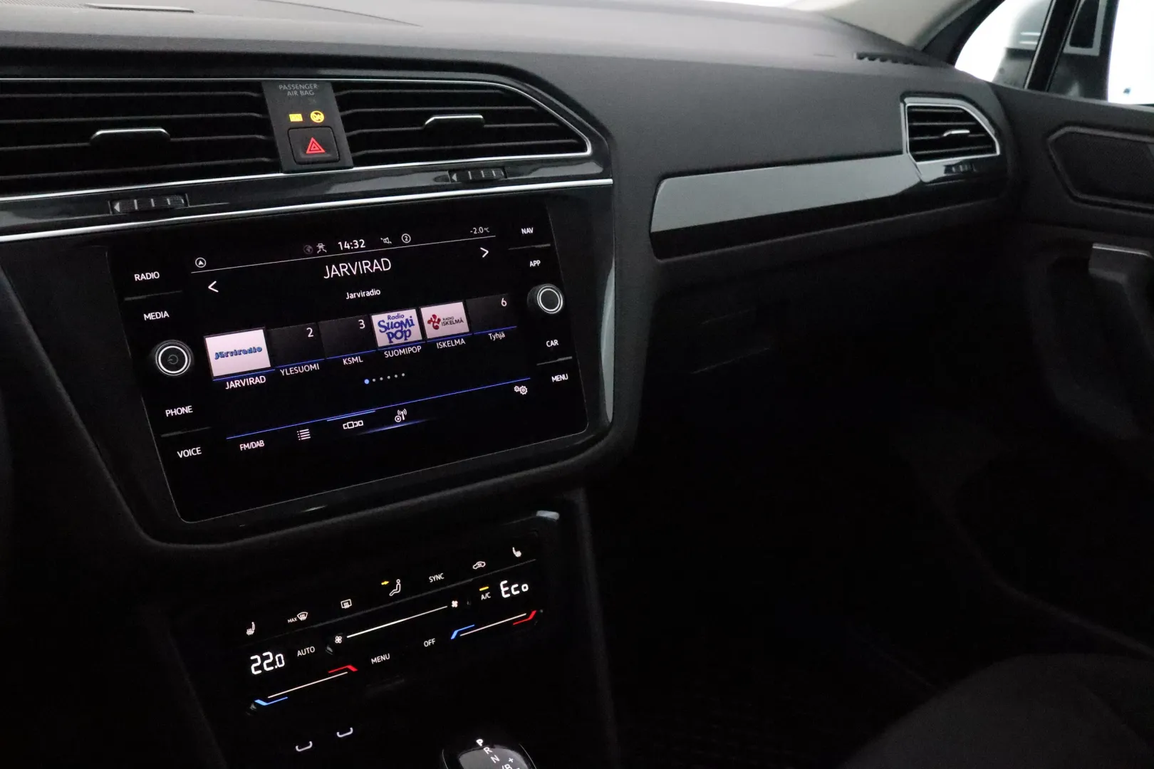 VOLKSWAGEN Tiguan CPM-907 carousel image