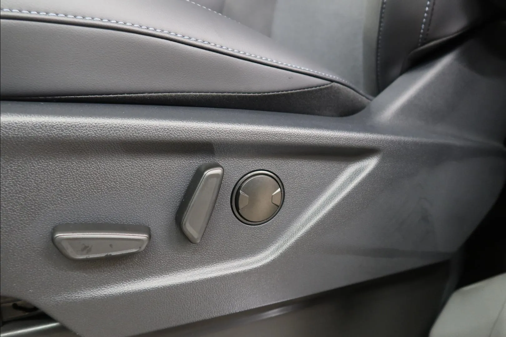 Ford Tourneo Custom ISV-885 carousel image