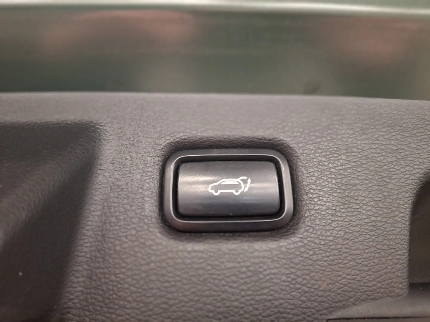 Kia Ceed CRG-889 carousel image