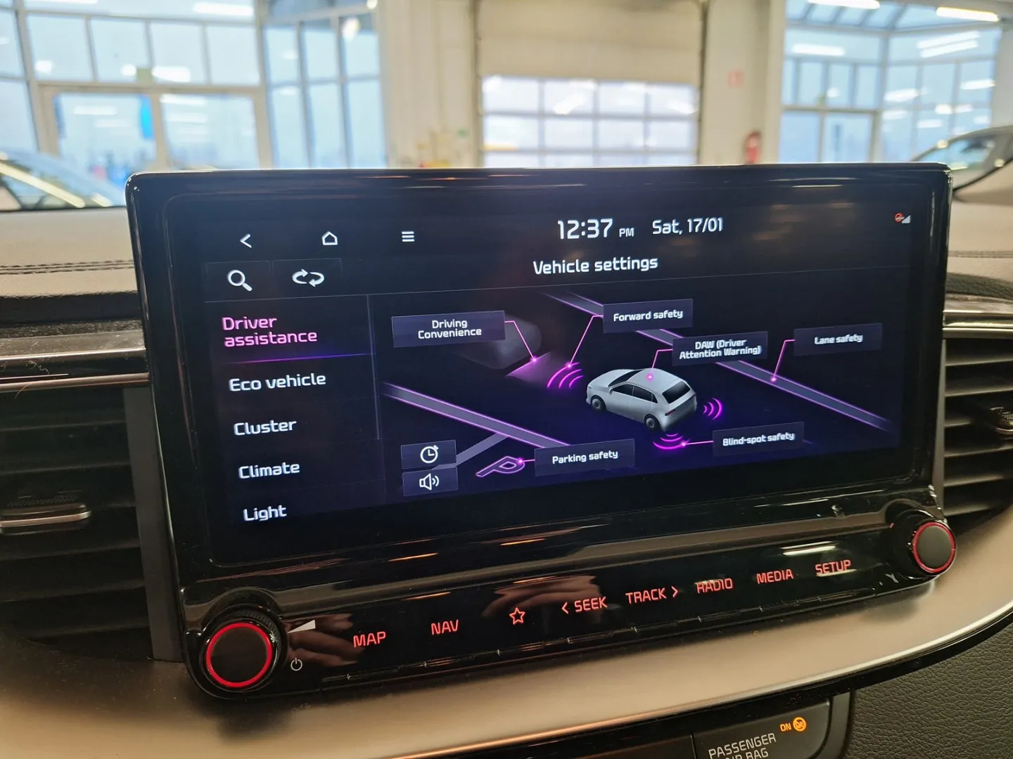 Kia Ceed CRG-889 carousel image