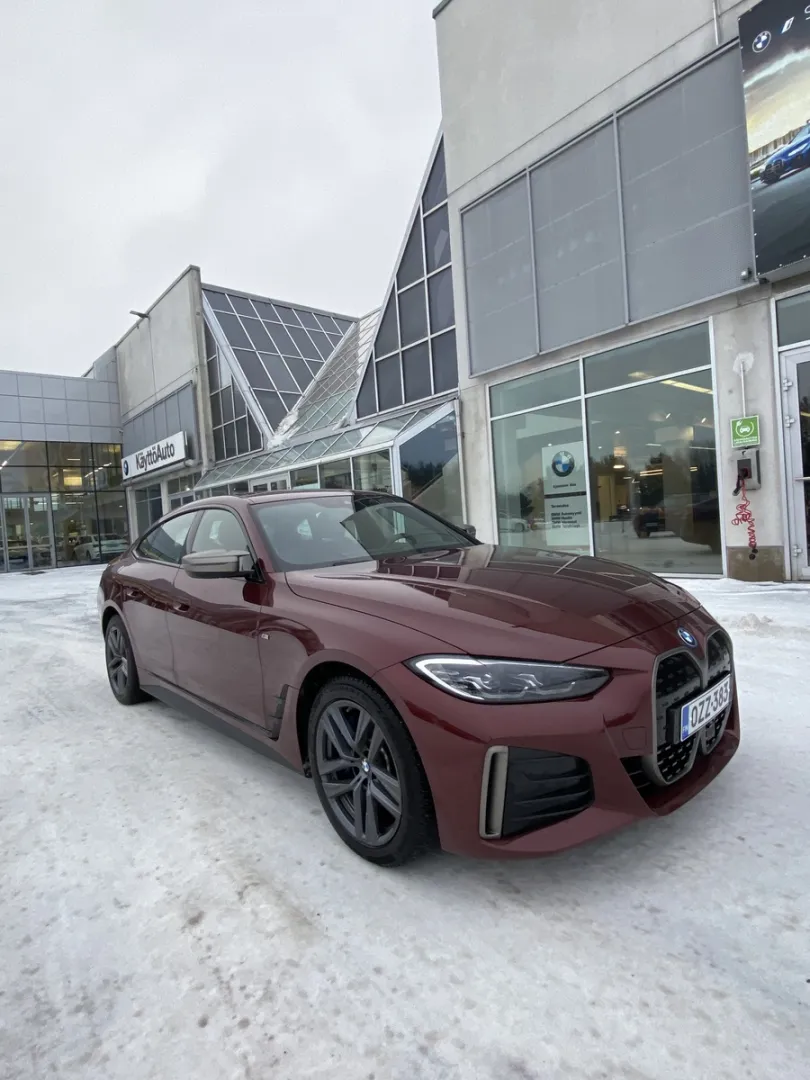 BMW i4 M50 OZZ-383 carousel image