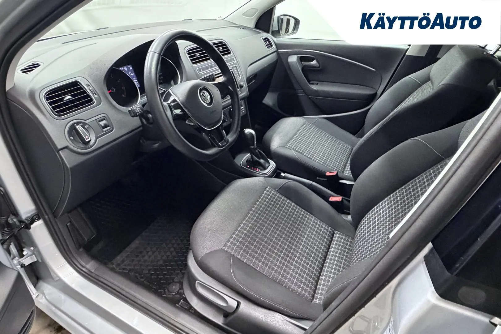 VOLKSWAGEN Polo ISV-845 carousel image