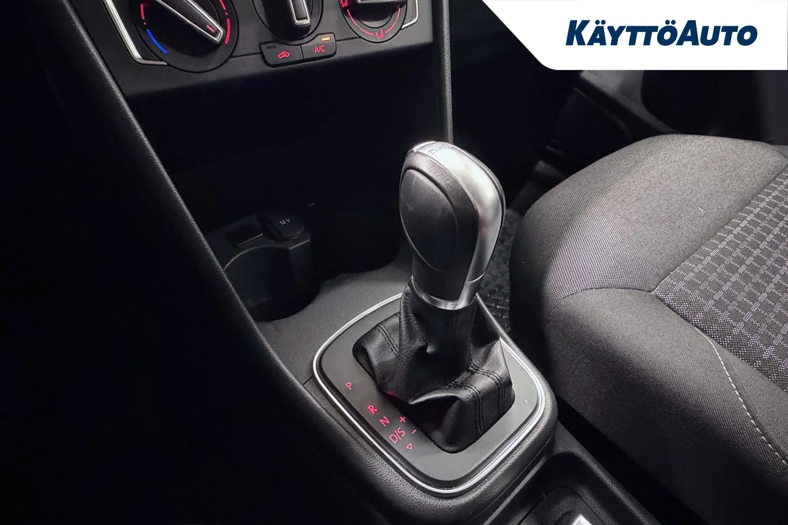 VOLKSWAGEN Polo ISV-845 carousel image