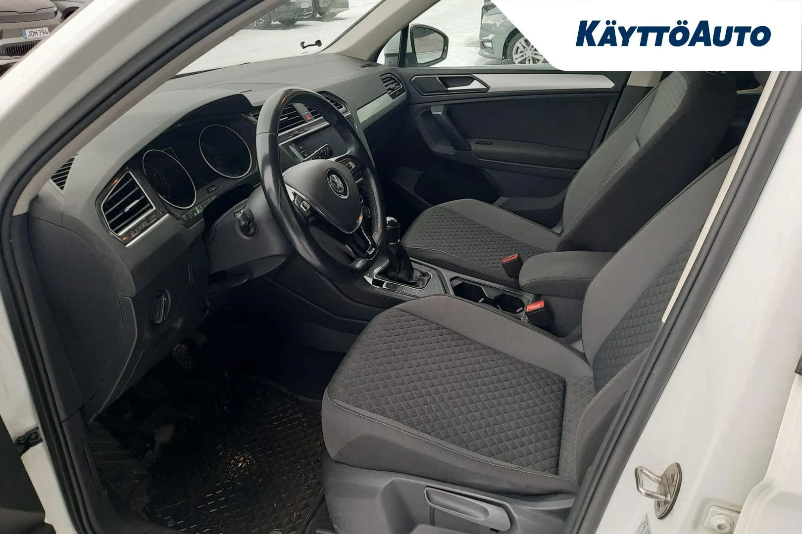 VOLKSWAGEN Tiguan LOL-591 carousel image