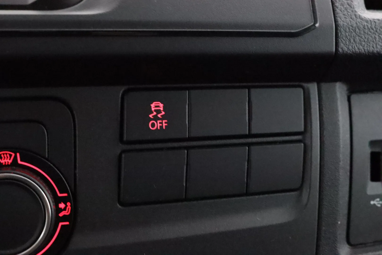 VOLKSWAGEN Transporter CLK-837 carousel image