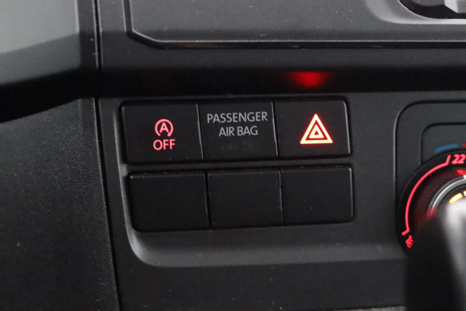 VOLKSWAGEN Transporter CLK-837 carousel image