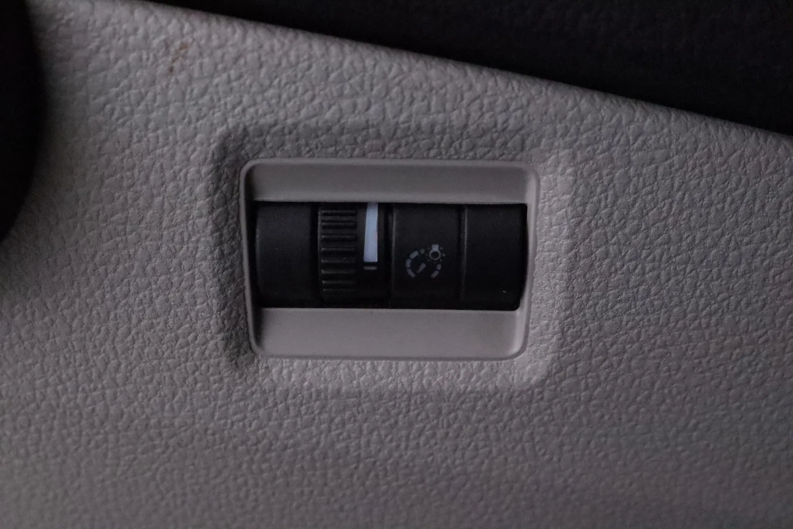 VOLKSWAGEN Transporter CLK-837 carousel image