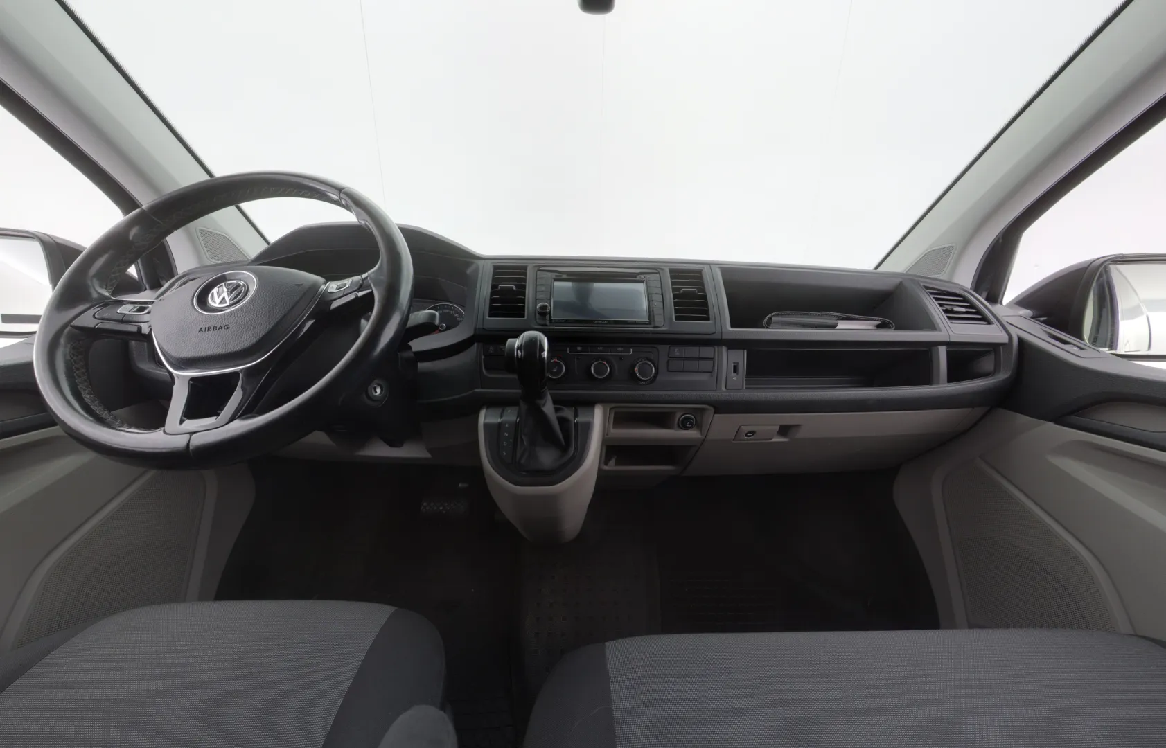 VOLKSWAGEN Transporter CLK-837 carousel image