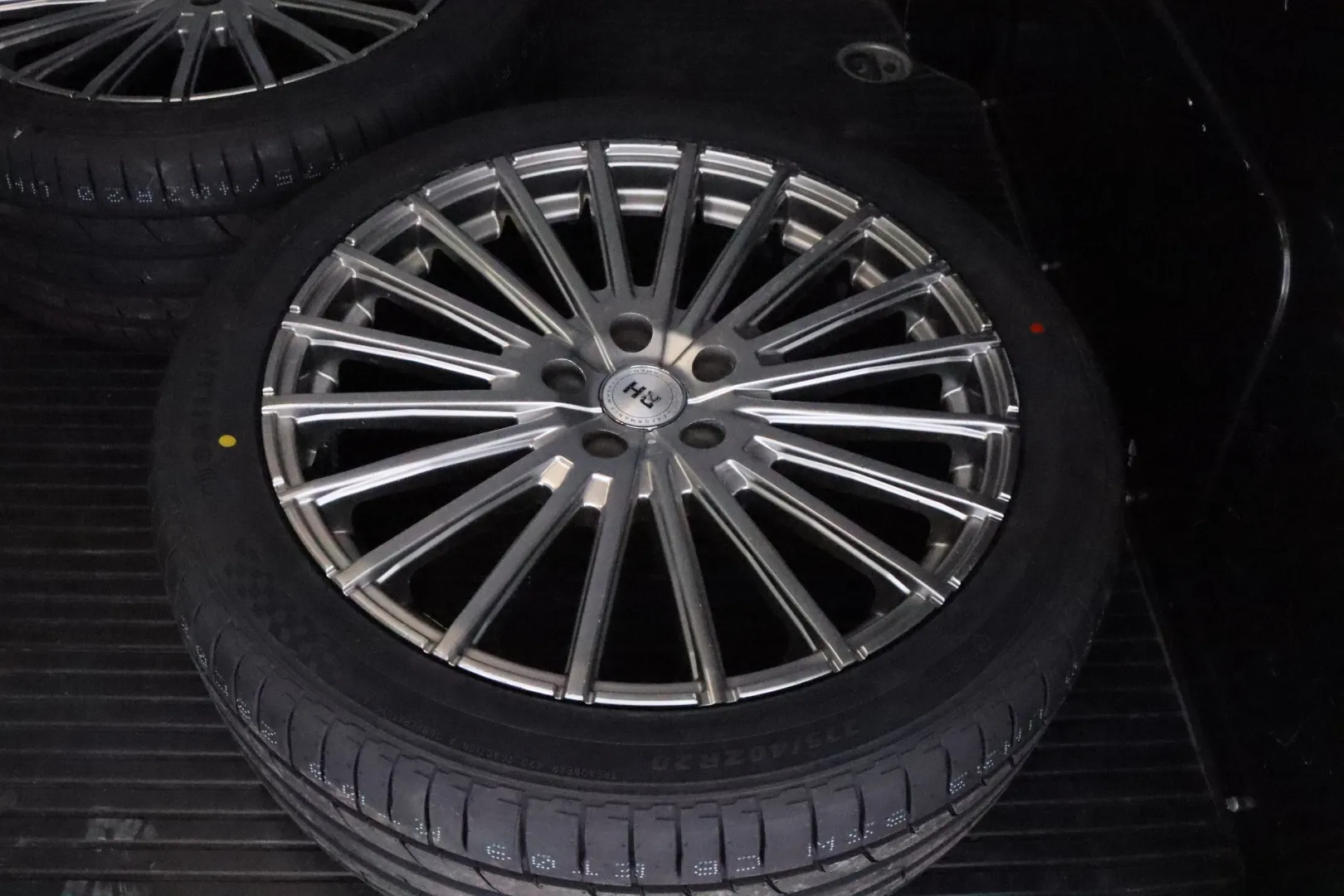 VOLKSWAGEN Transporter CLK-837 carousel image