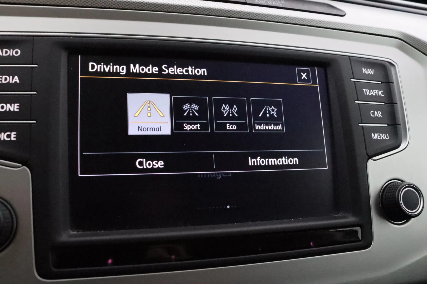 VOLKSWAGEN Passat ENO-291 carousel image