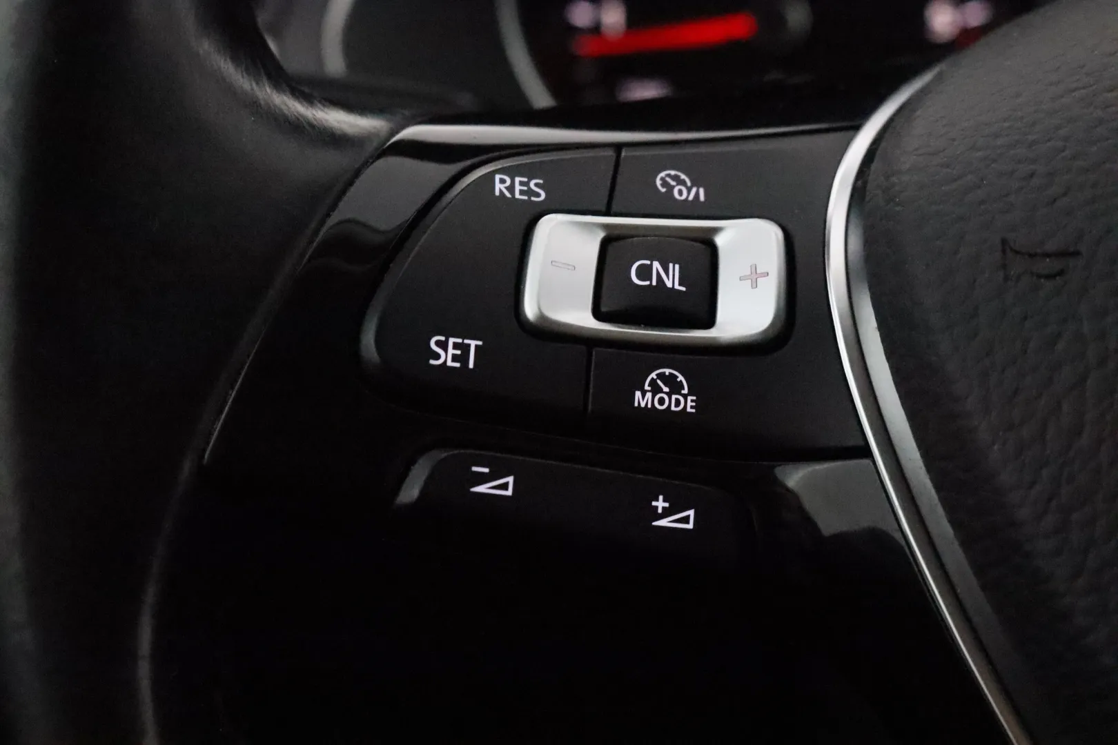 VOLKSWAGEN Passat ENO-291 carousel image