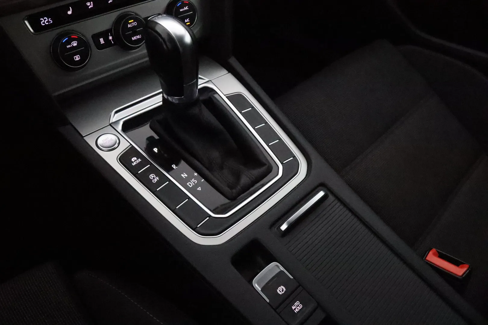 VOLKSWAGEN Passat ENO-291 carousel image