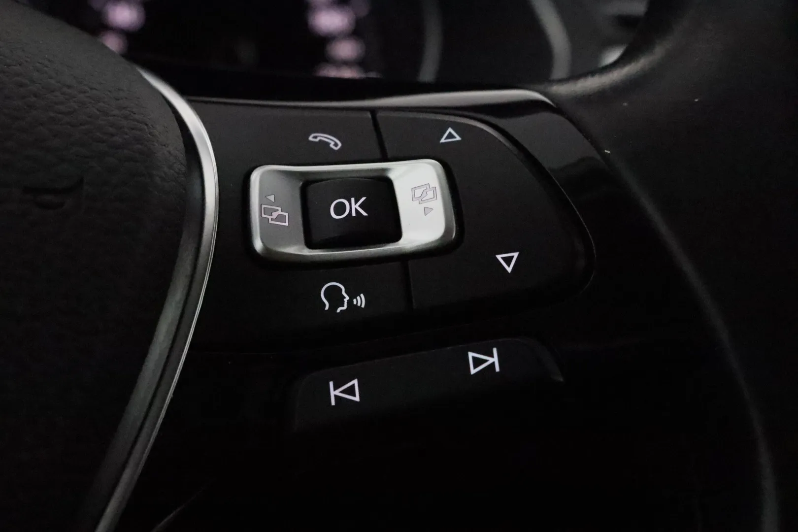 VOLKSWAGEN Passat ENO-291 carousel image