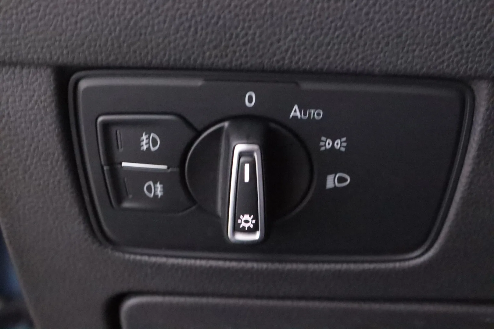 VOLKSWAGEN Passat ENO-291 carousel image