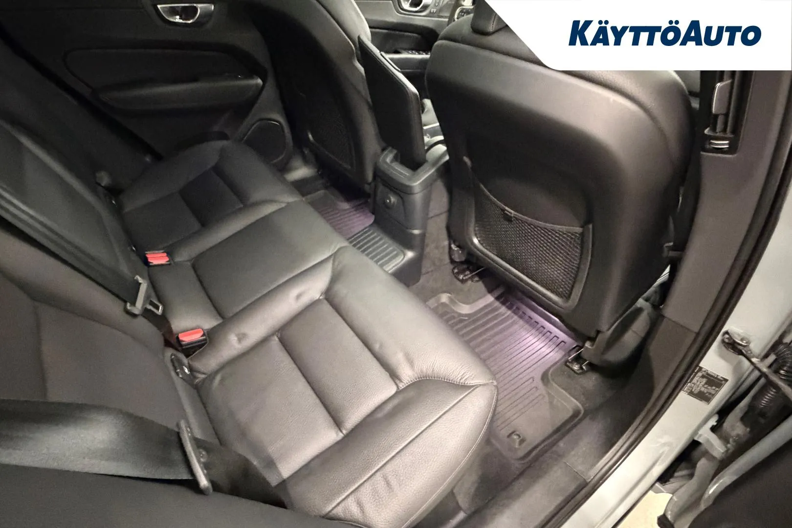 VOLVO XC60 RVS-681 carousel image