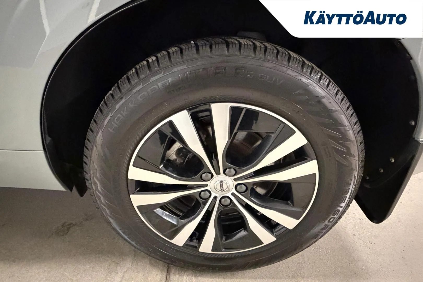 VOLVO XC60 RVS-681 carousel image