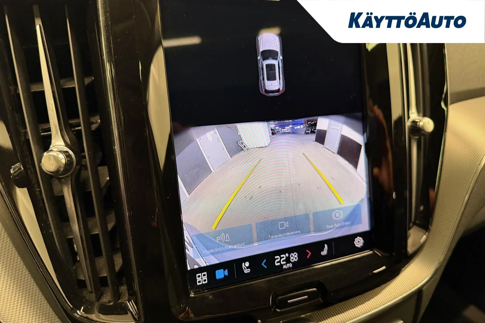 VOLVO XC60 RVS-681 carousel image