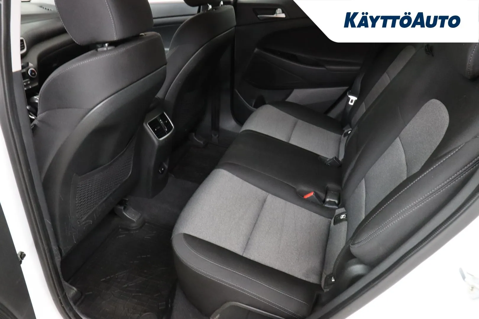 Hyundai Tucson IOK-402 carousel image