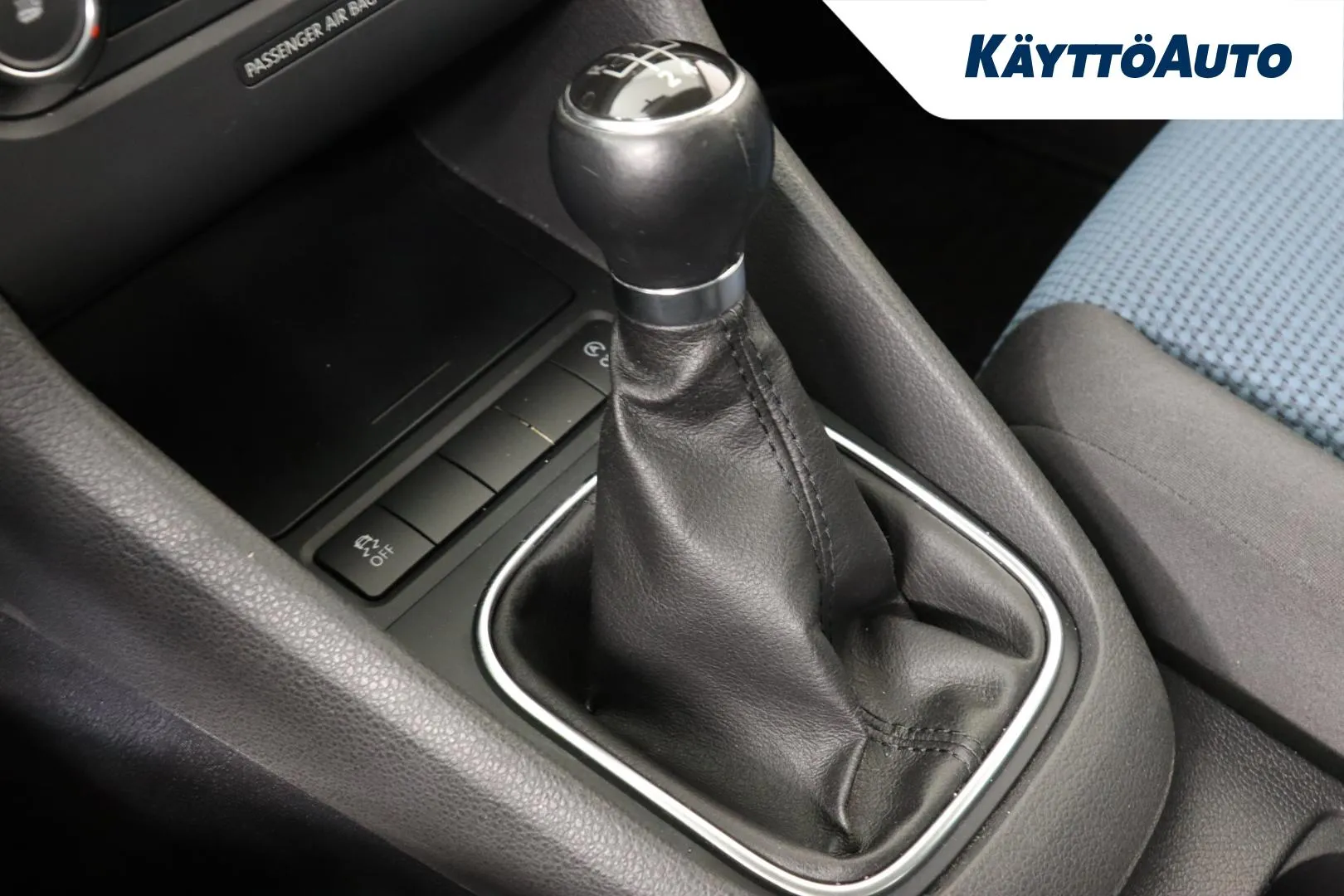 Volkswagen Golf VTZ-936 carousel image