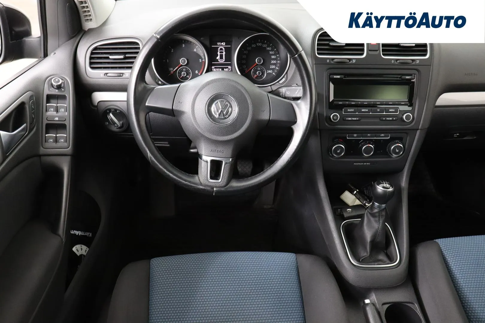 Volkswagen Golf VTZ-936 carousel image