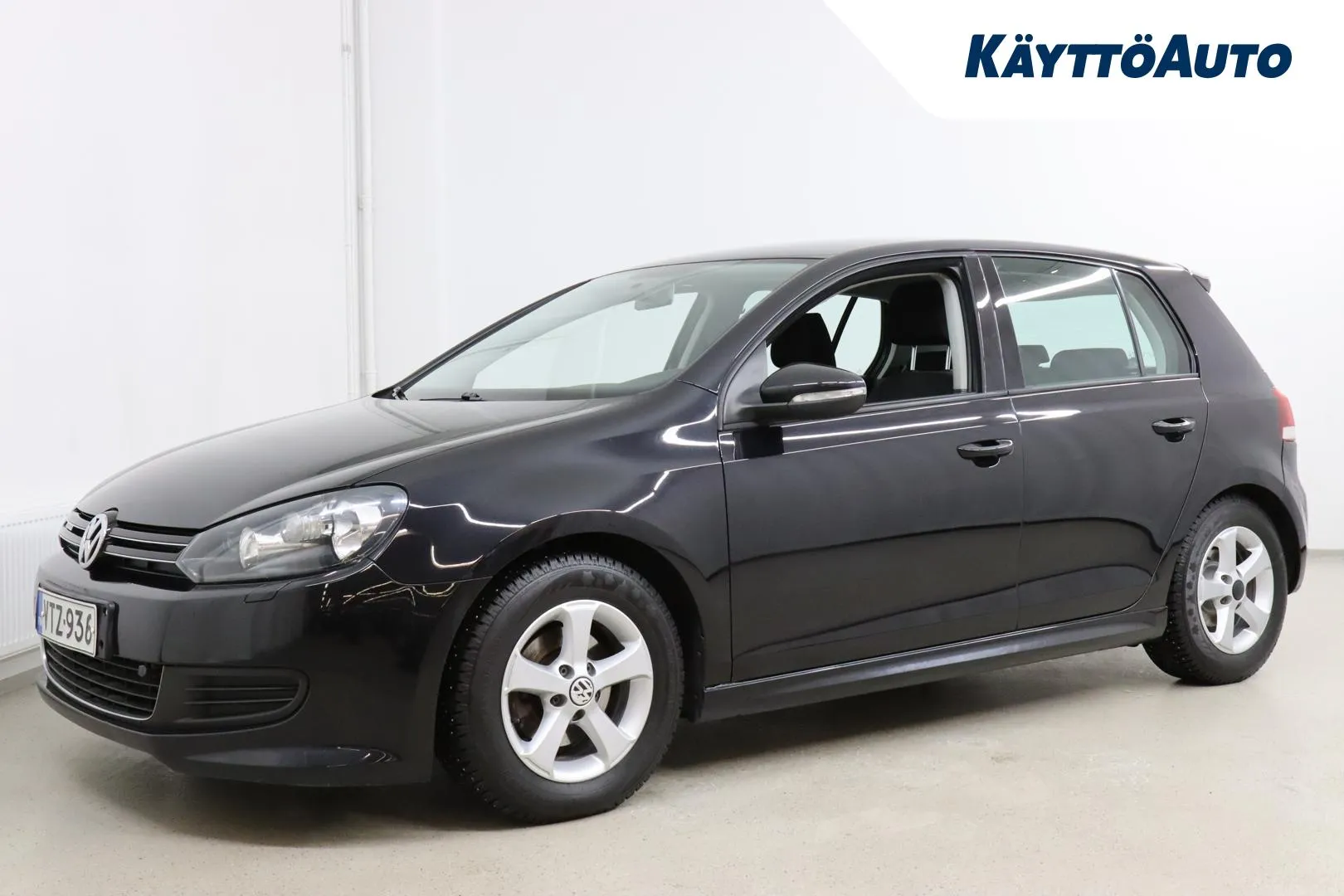 Volkswagen Golf VTZ-936 carousel image