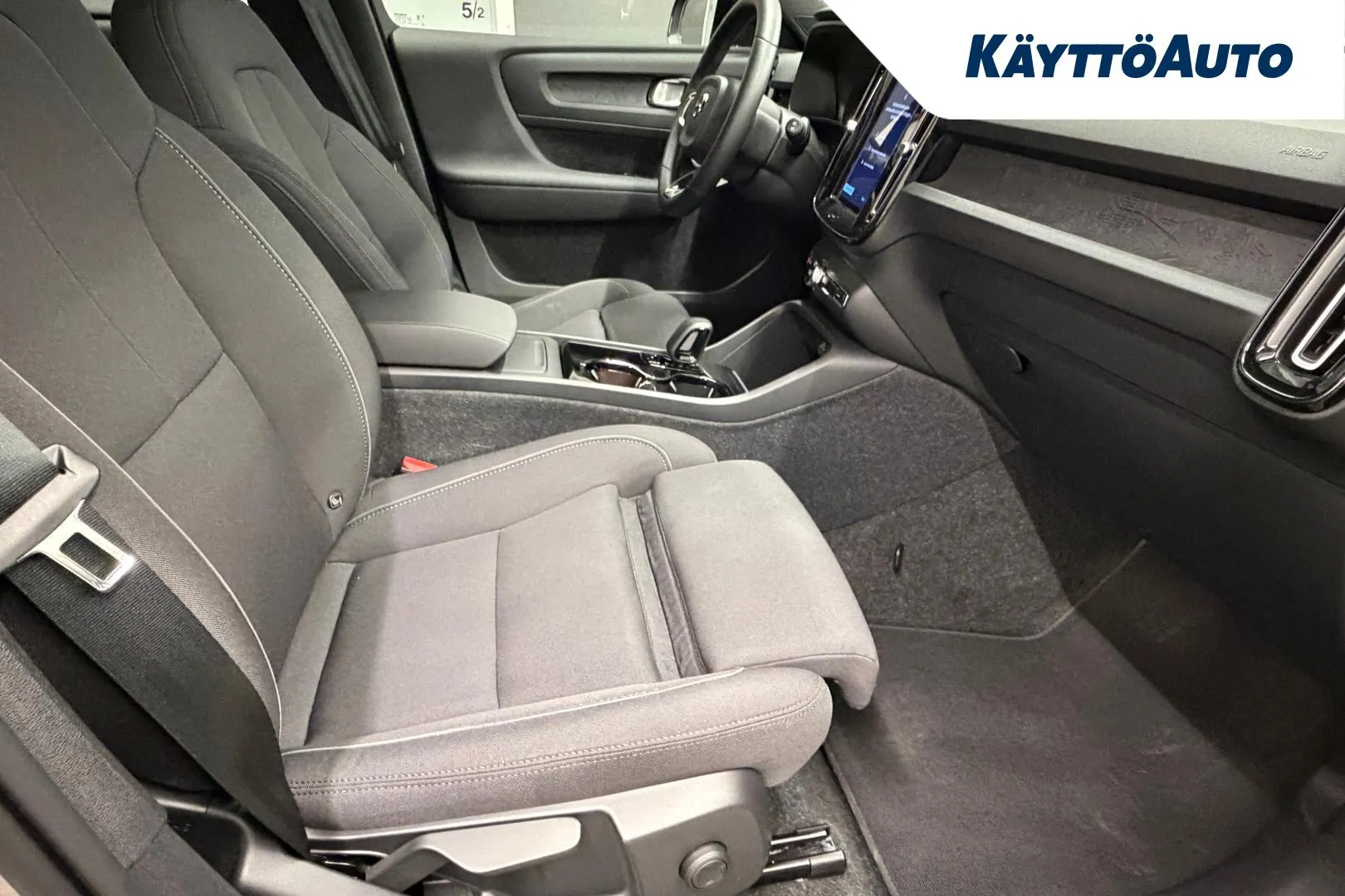 VOLVO XC40 MPA-393 carousel image