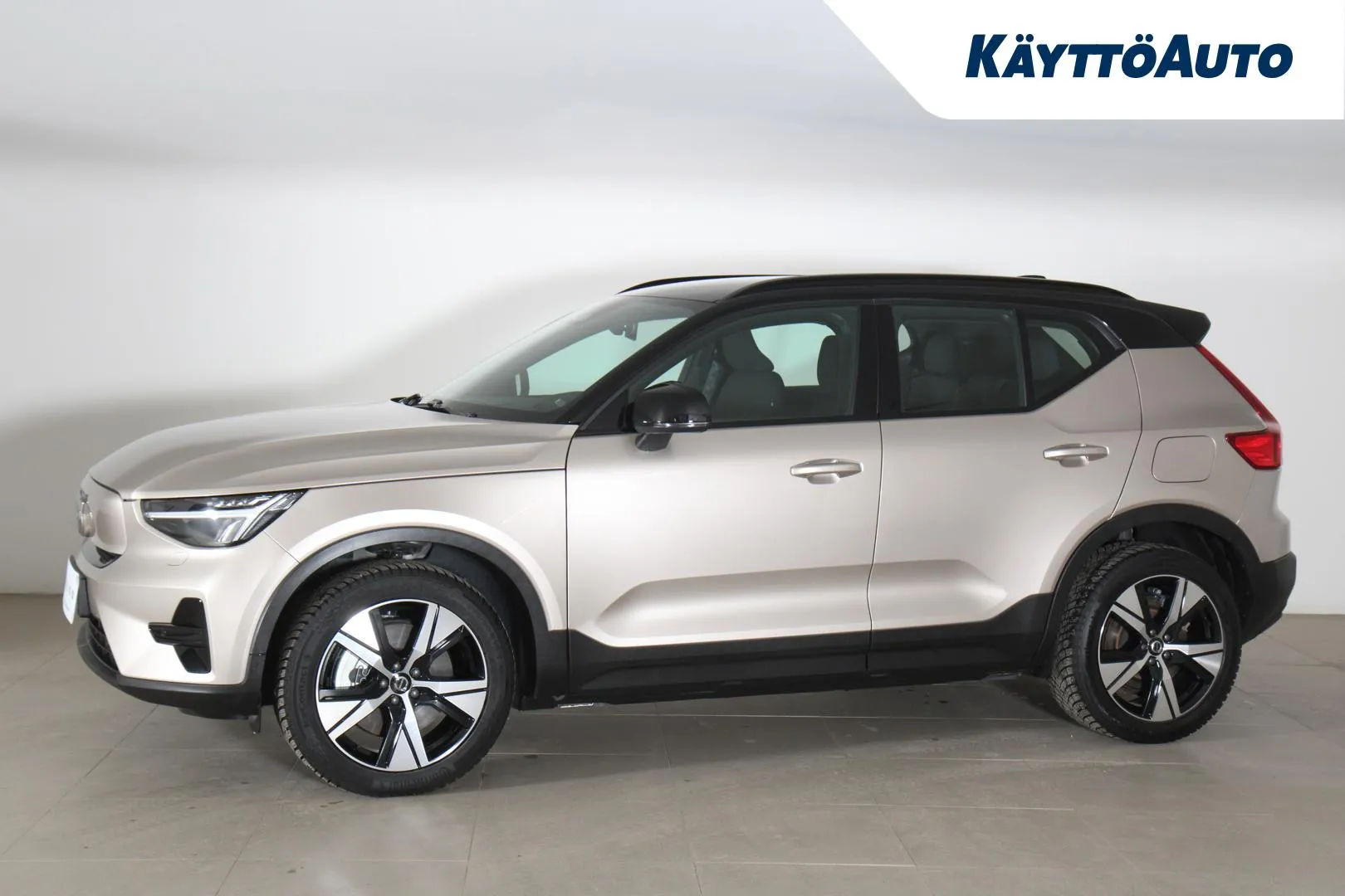 VOLVO XC40 MPA-393 carousel image