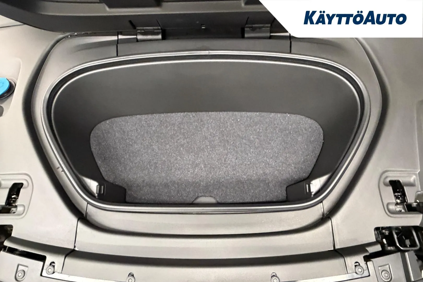 VOLVO XC40 MPA-393 carousel image