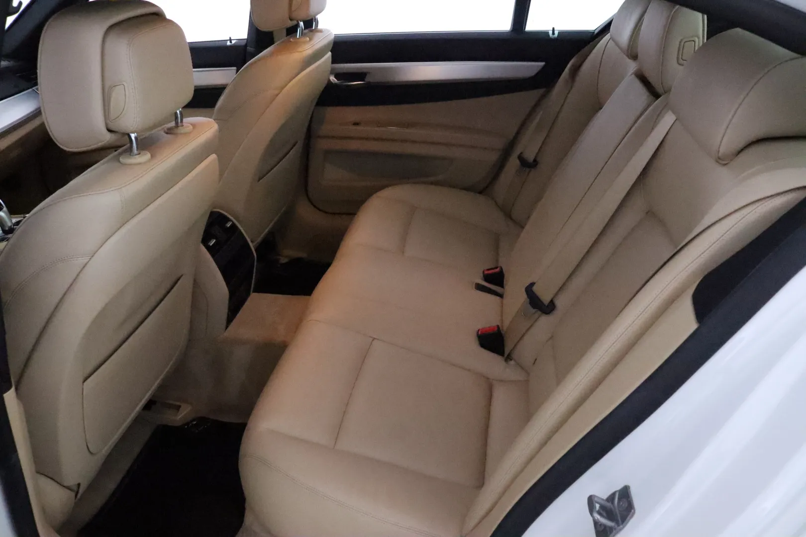 BMW 730 KSE-709 carousel image