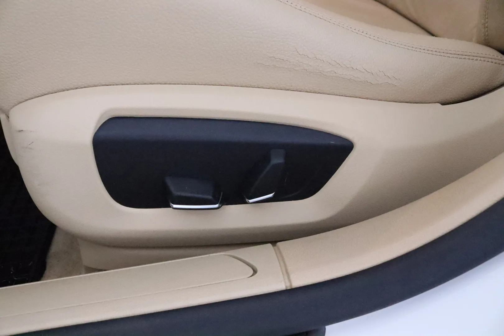 BMW 730 KSE-709 carousel image