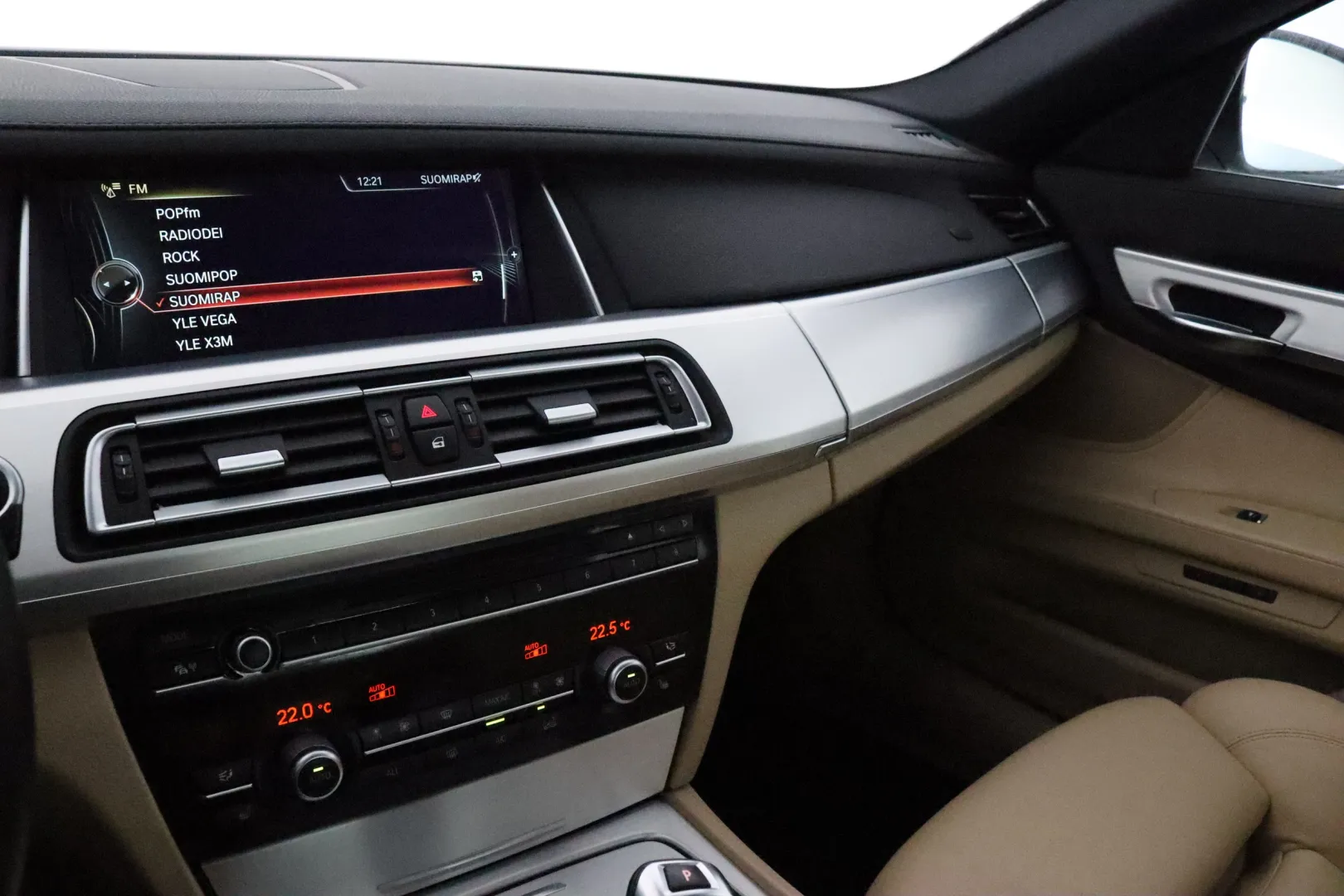 BMW 730 KSE-709 carousel image