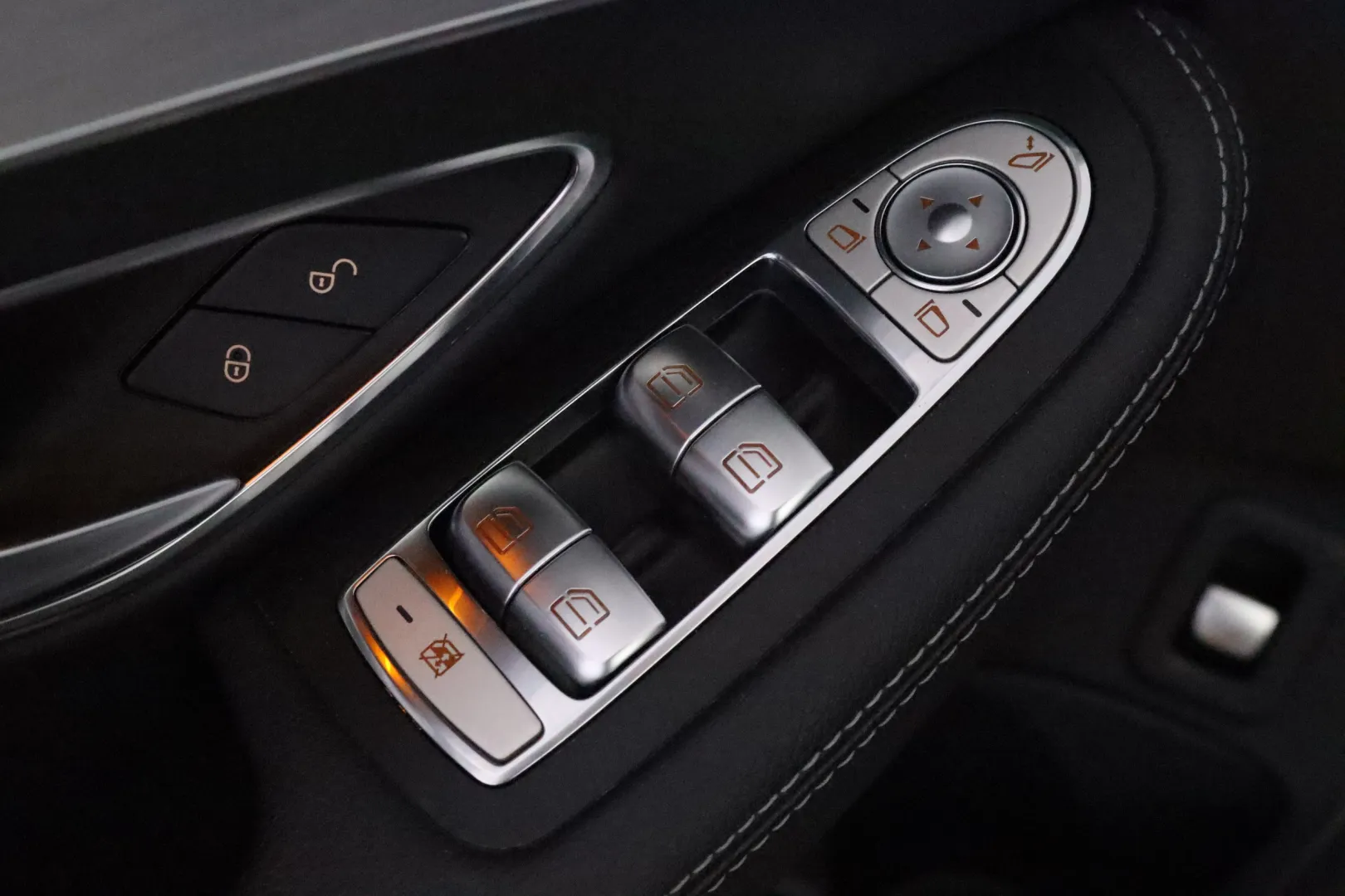 MERCEDES-BENZ C BVE-984 carousel image