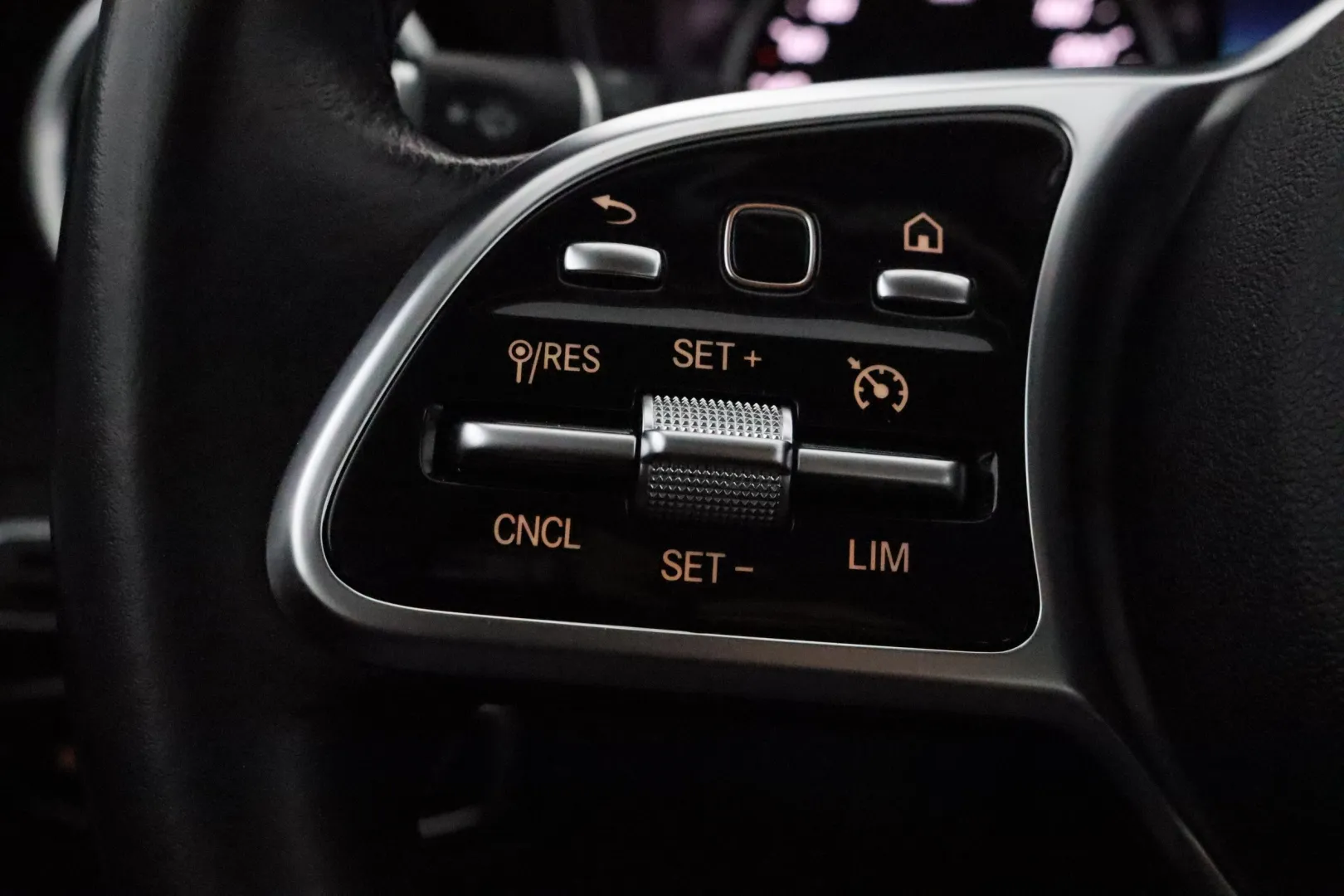 MERCEDES-BENZ C BVE-984 carousel image