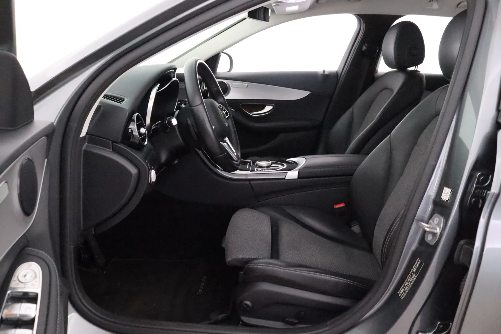 MERCEDES-BENZ C BVE-984 carousel image