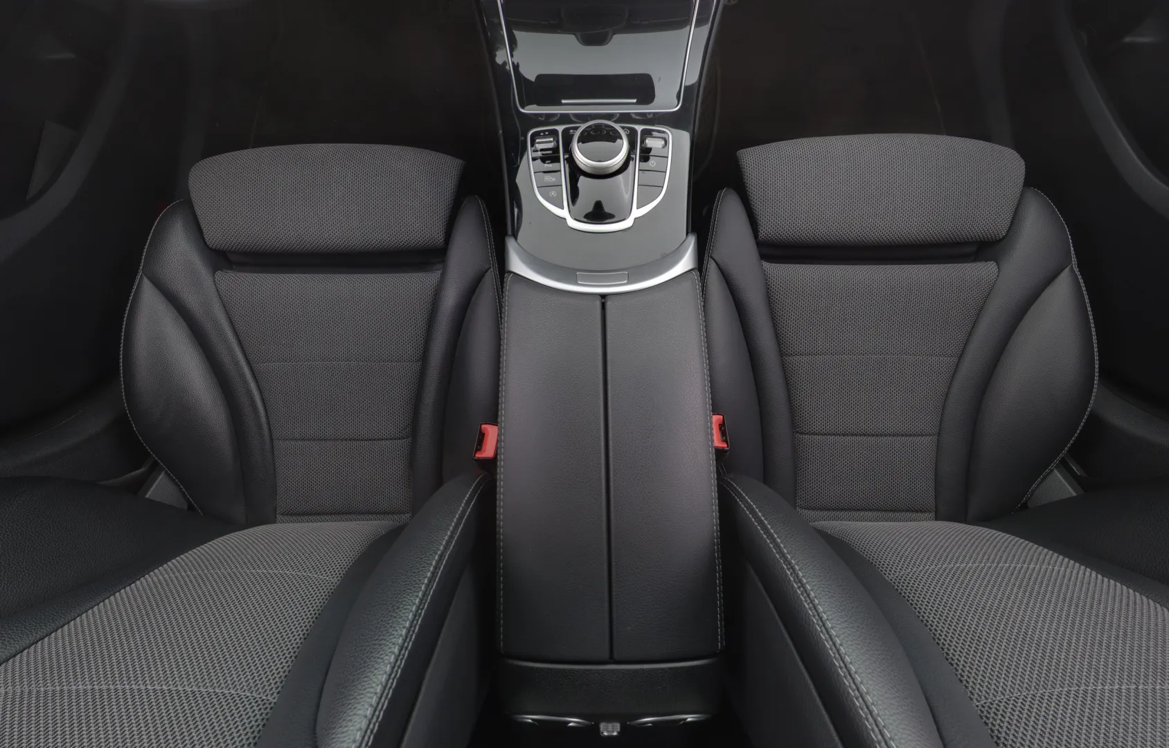 MERCEDES-BENZ C BVE-984 carousel image