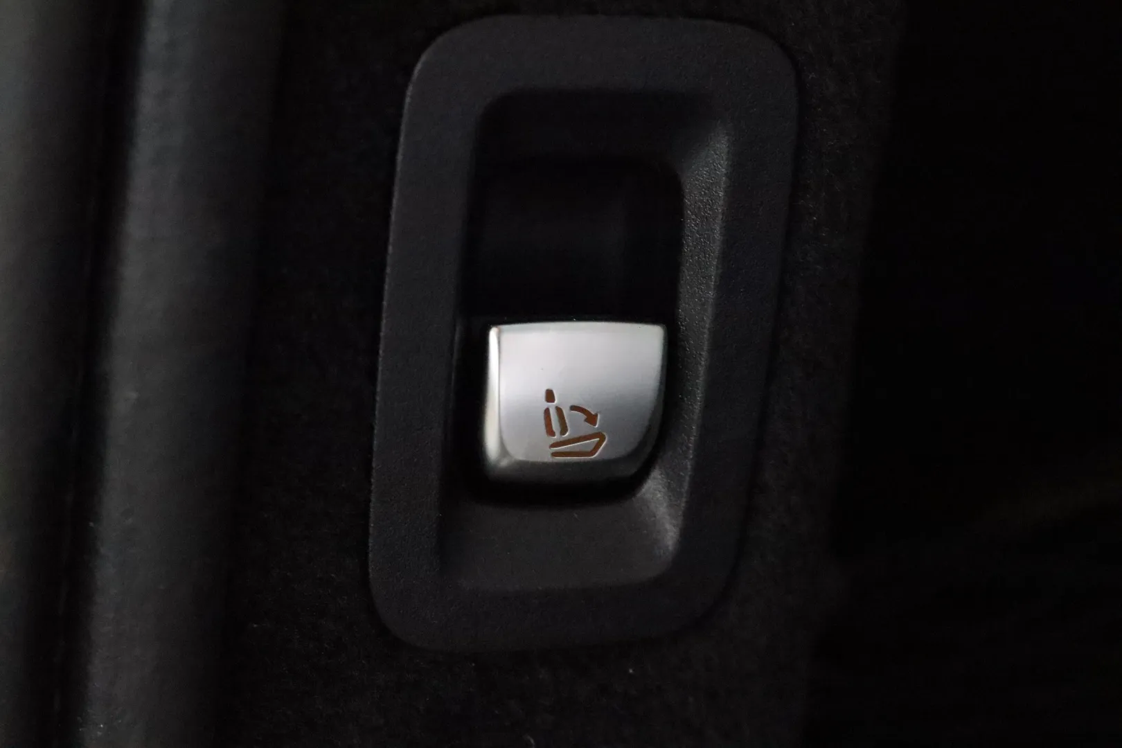 MERCEDES-BENZ C BVE-984 carousel image