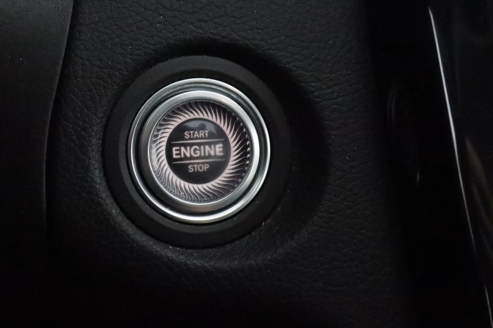 MERCEDES-BENZ C BVE-984 carousel image