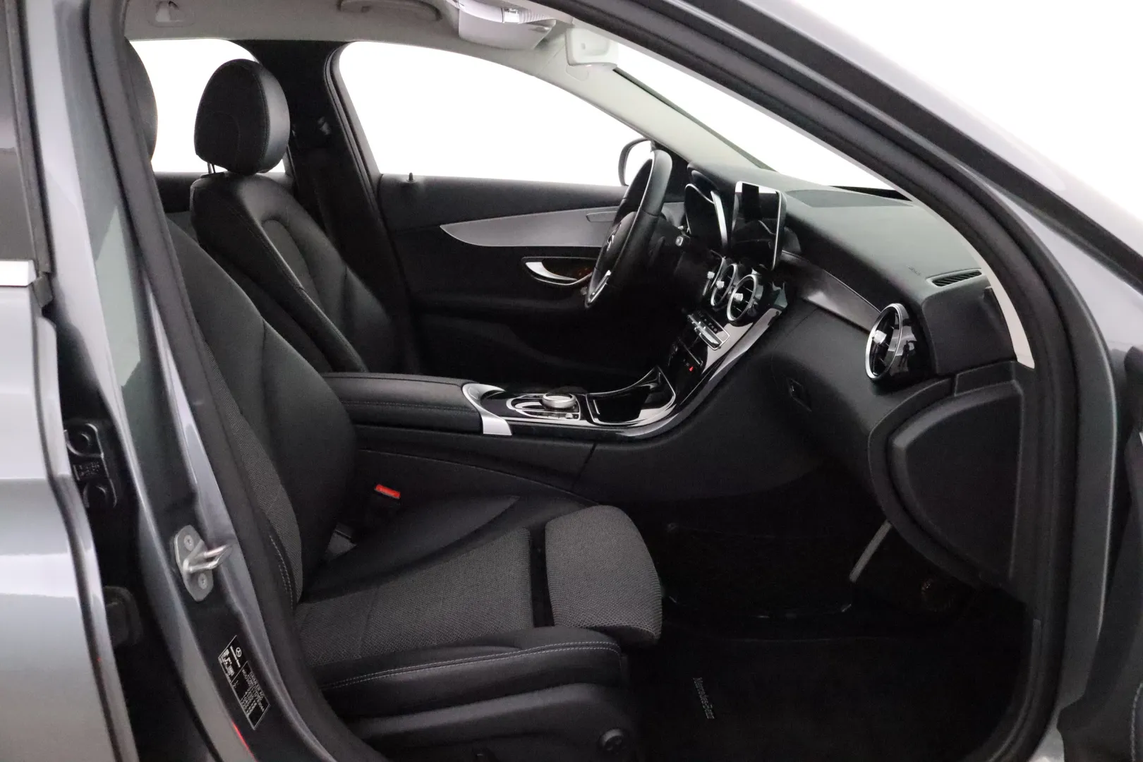 MERCEDES-BENZ C BVE-984 carousel image