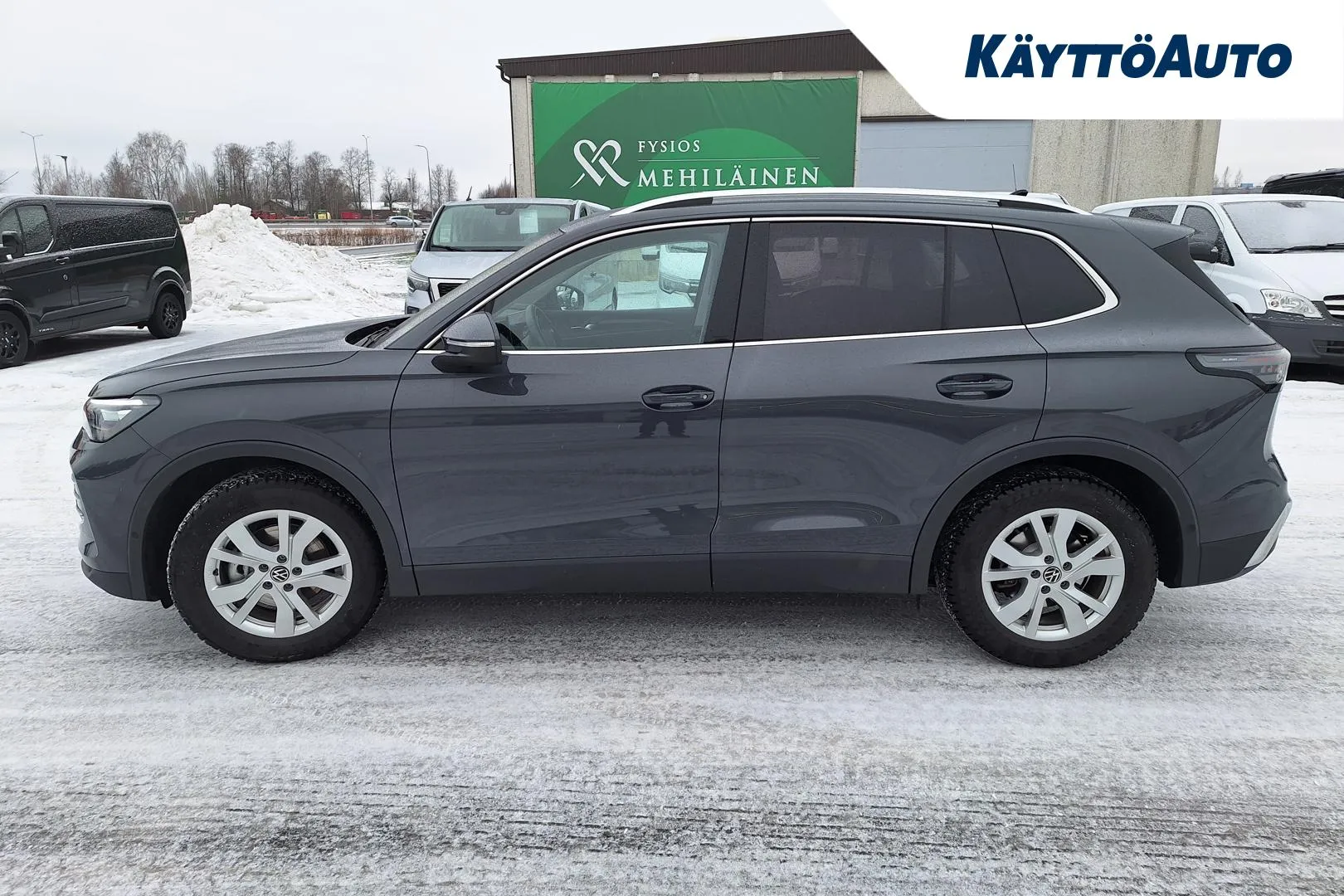 VOLKSWAGEN Tiguan NNY-812 carousel image