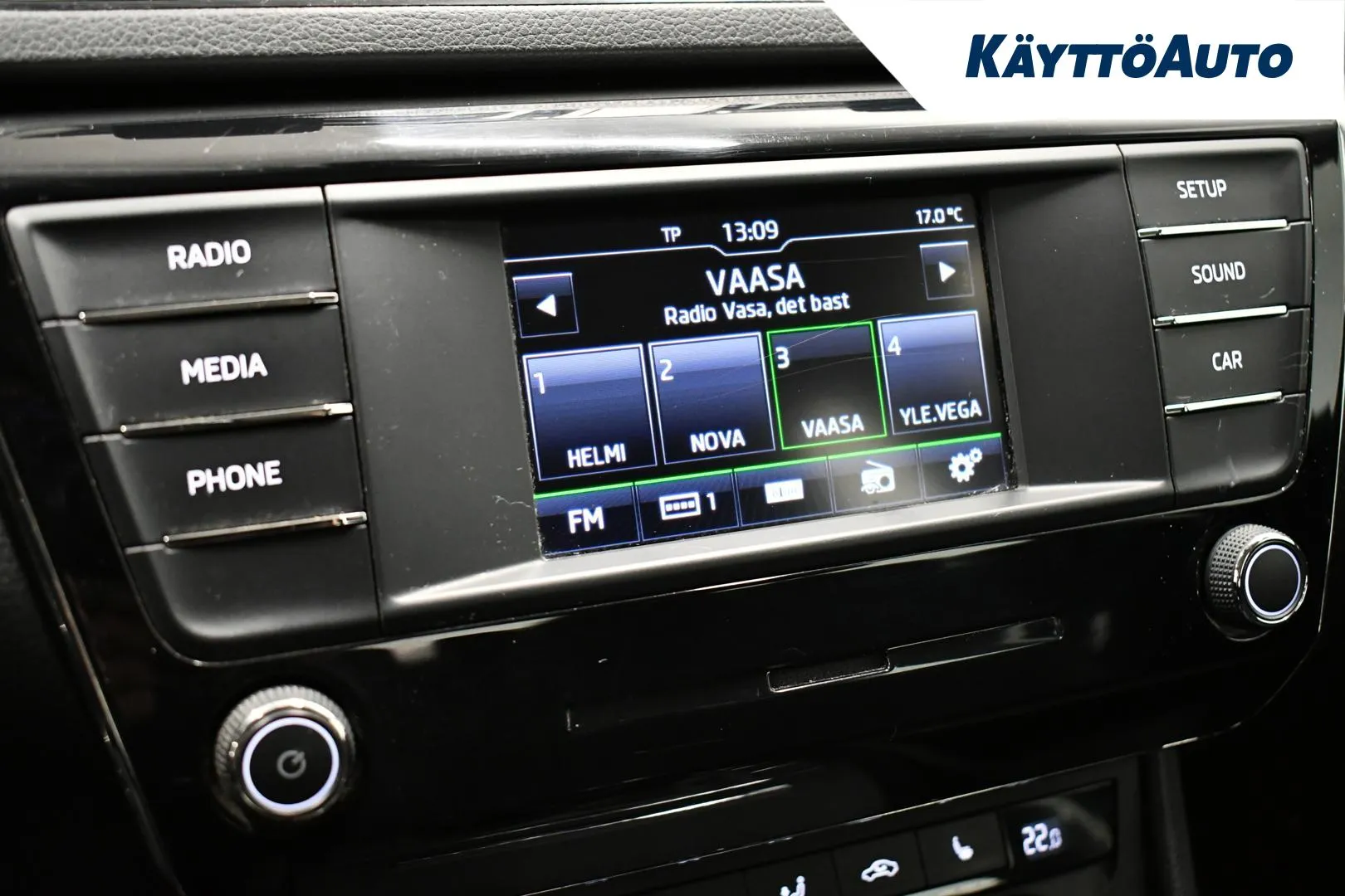 SKODA Superb GLR-617 carousel image