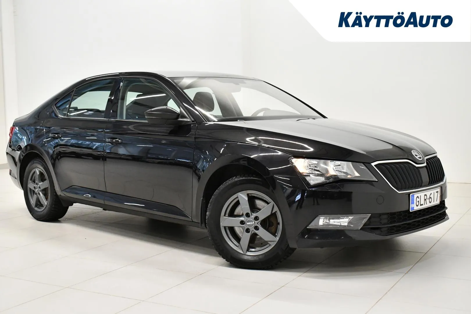 SKODA Superb GLR-617 carousel image