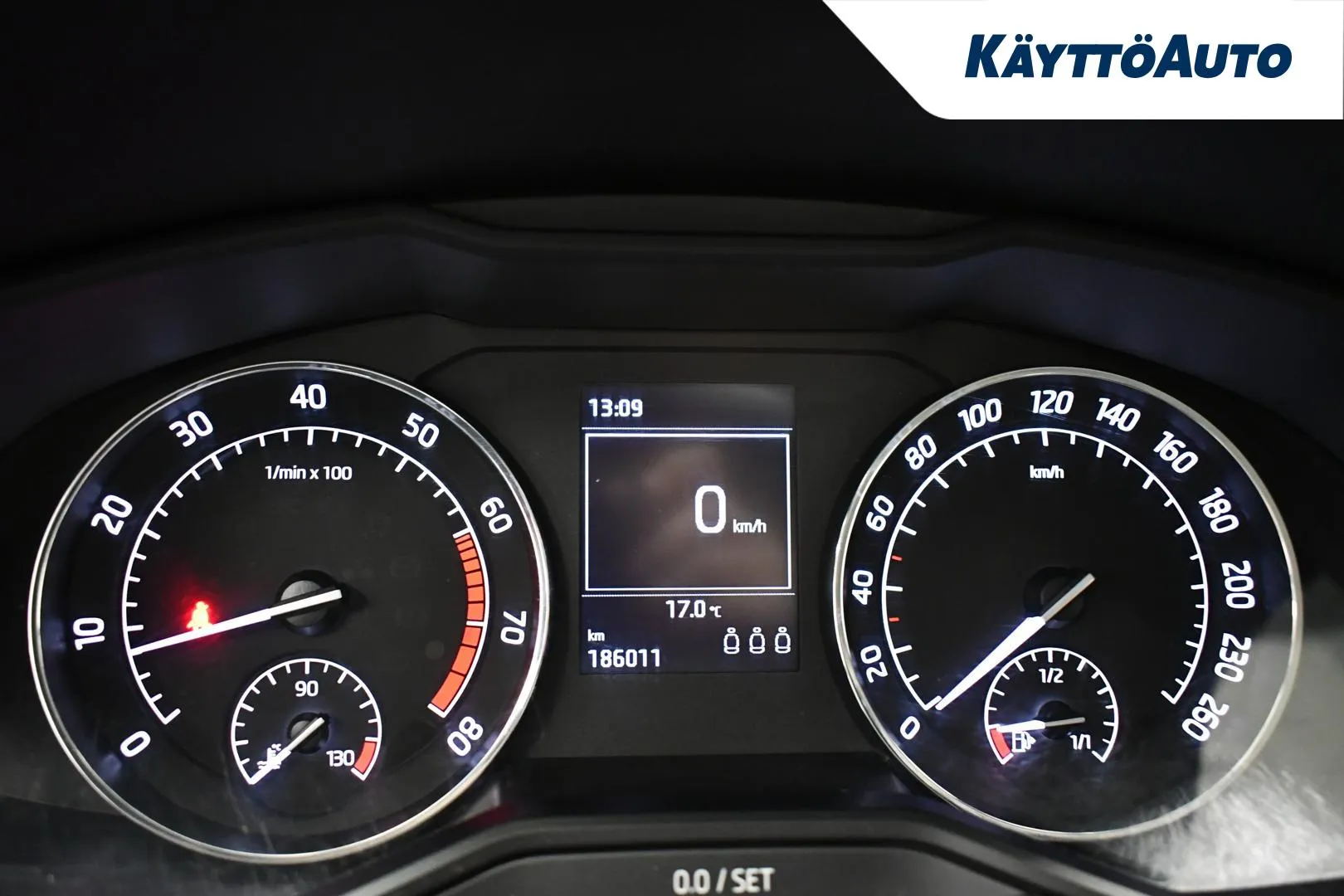 SKODA Superb GLR-617 carousel image