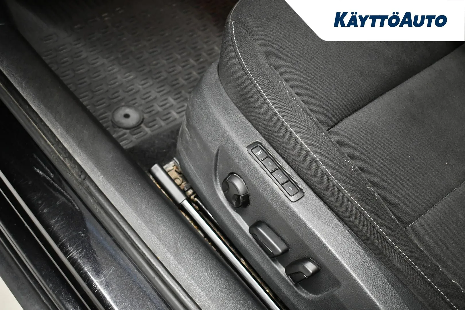 SKODA Superb GLR-617 carousel image