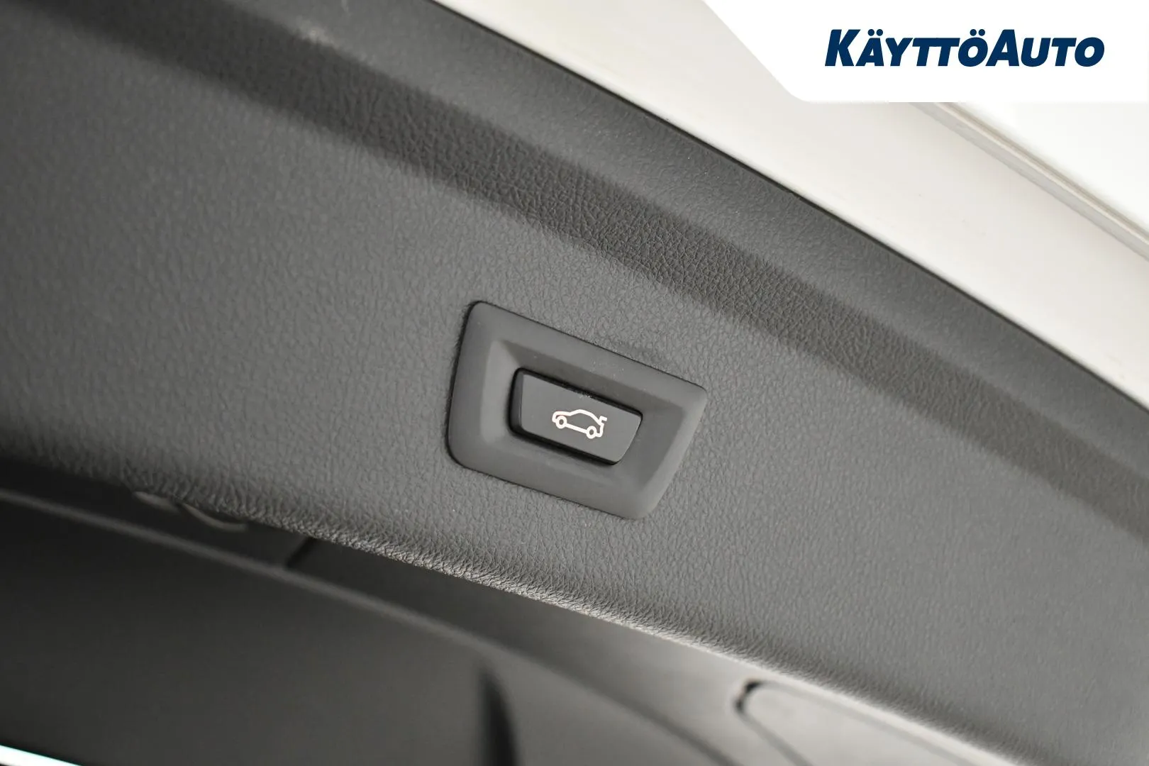 BMW 320 Gran Turismo NKX-330 carousel image