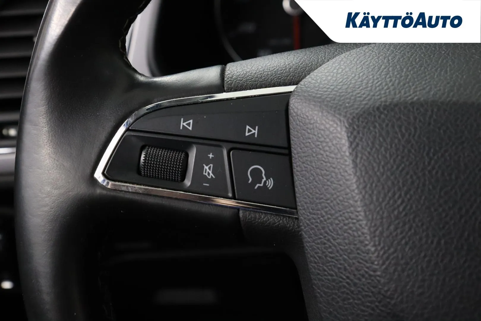 Seat Leon KTP-879 carousel image