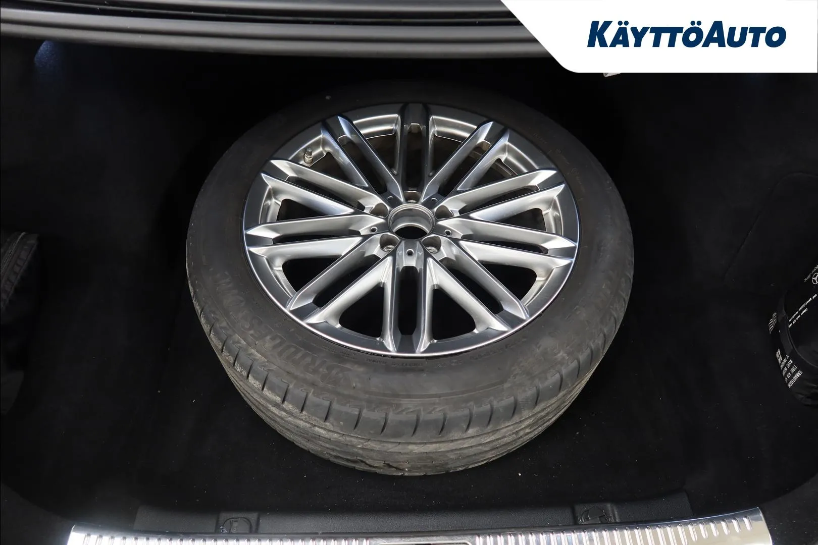 Mercedes-Benz S MOJ-693 carousel image